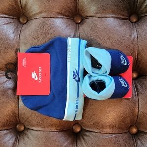 NWT Nike Hat & Booties Set